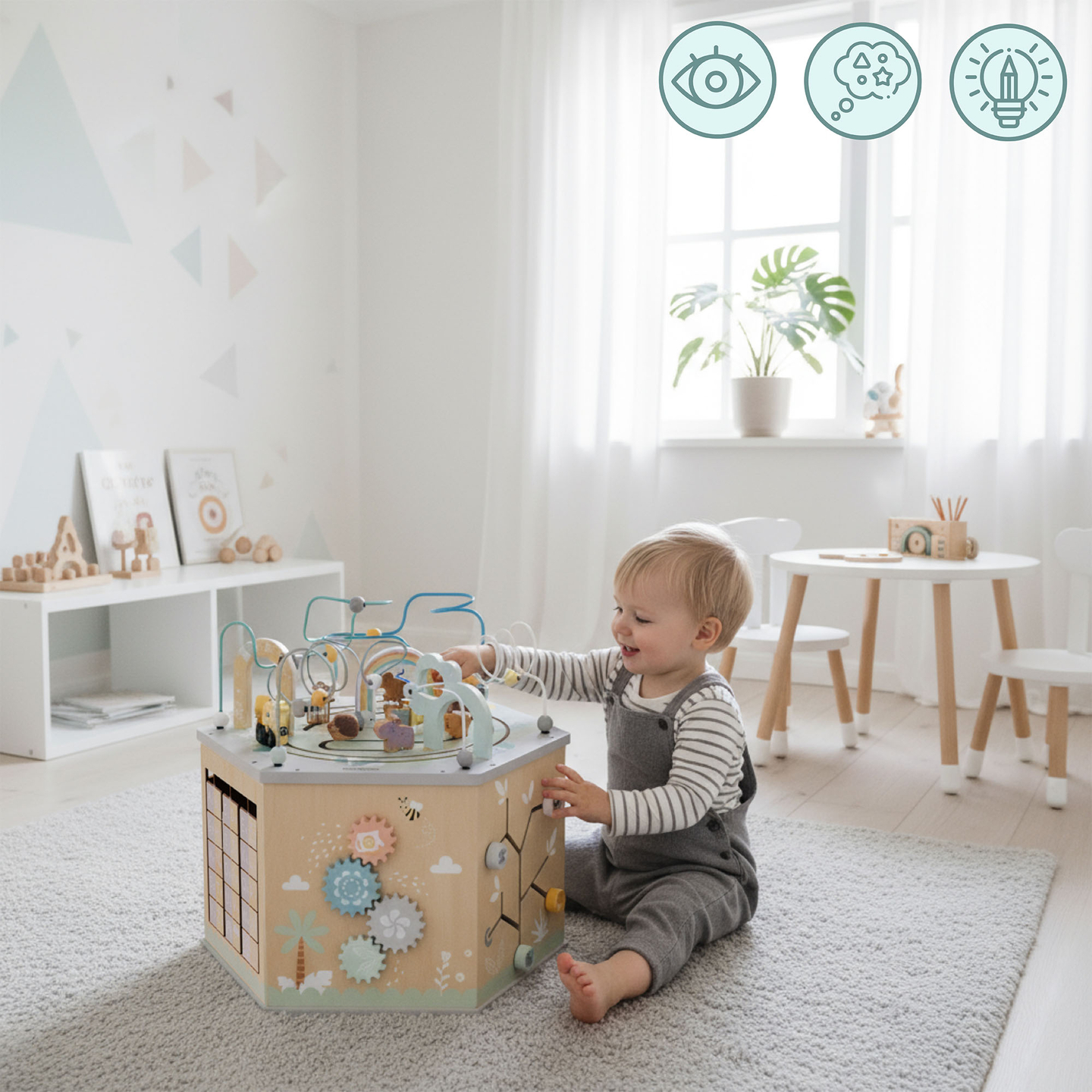 Stor träleksak med pedagogisk kub - en Montessorileksak med magnetiskt tåg och motoröglor