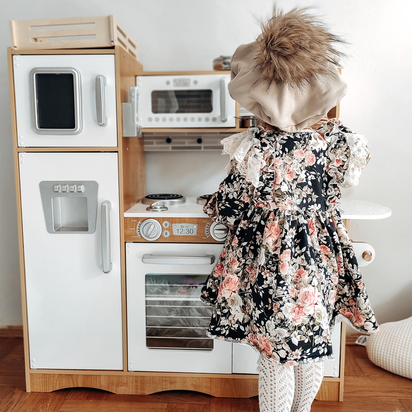 XXL träkök med LED-belysning, förkläde och tillbehör