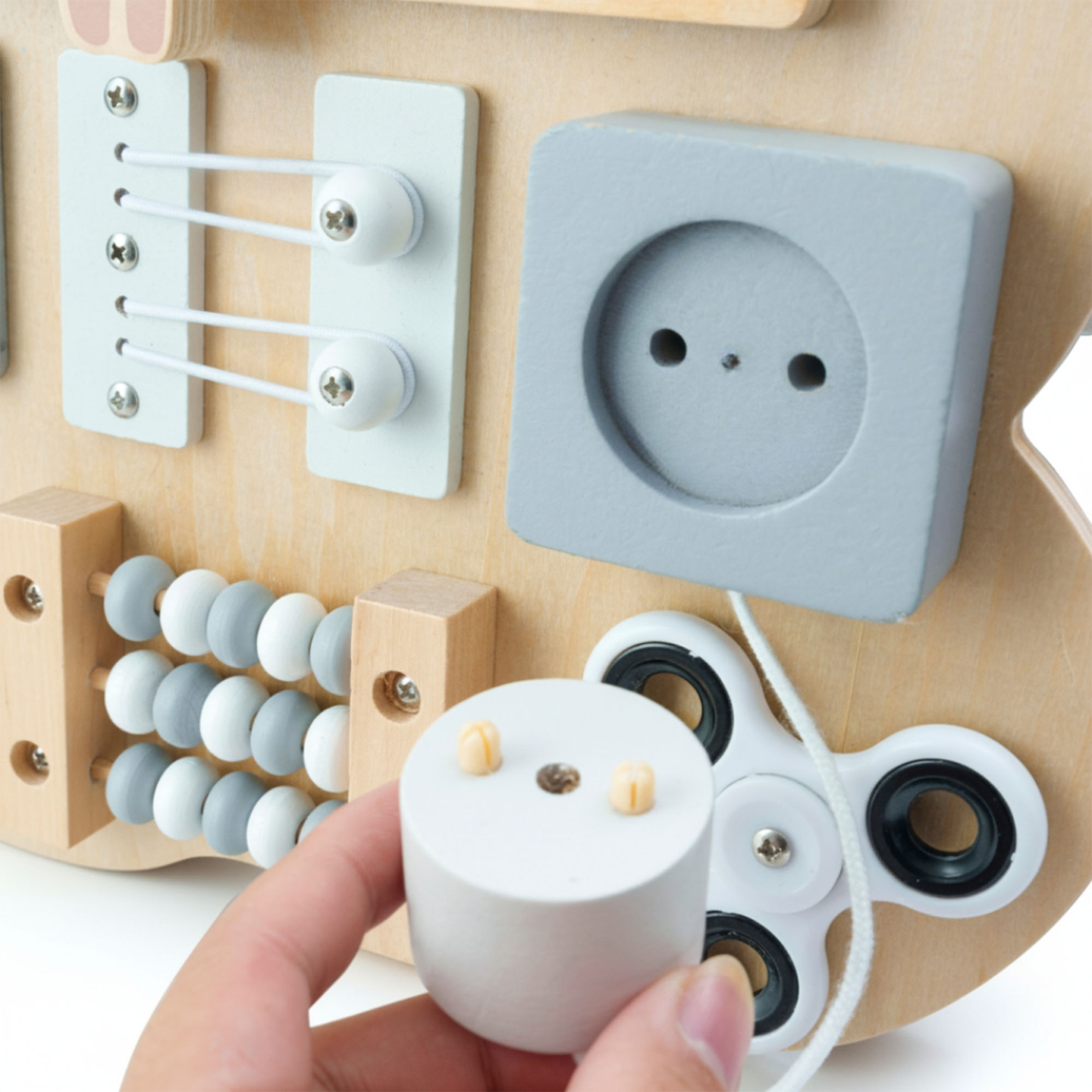 Montessori-nalle i trä - sensoriskt lärande av självständighet: kardborreband, plugg, labyrint, klickknapp