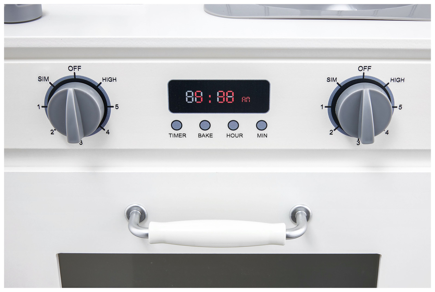 Vitt träkök med förkläde, tillbehör och LED-lampa