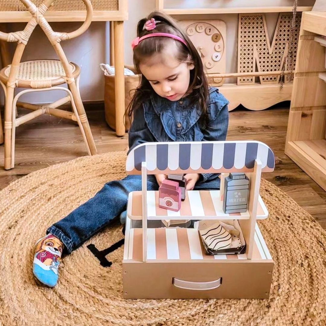 Hopfällbar butik i trä - café, konditori med tillbehör