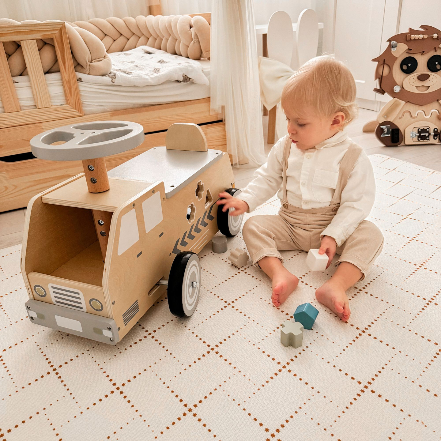 Träcykel, bil, bil med block