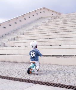 Barnens trehjuling, terrängcykel, barnvagn - 5 i 1 från HyperMotion