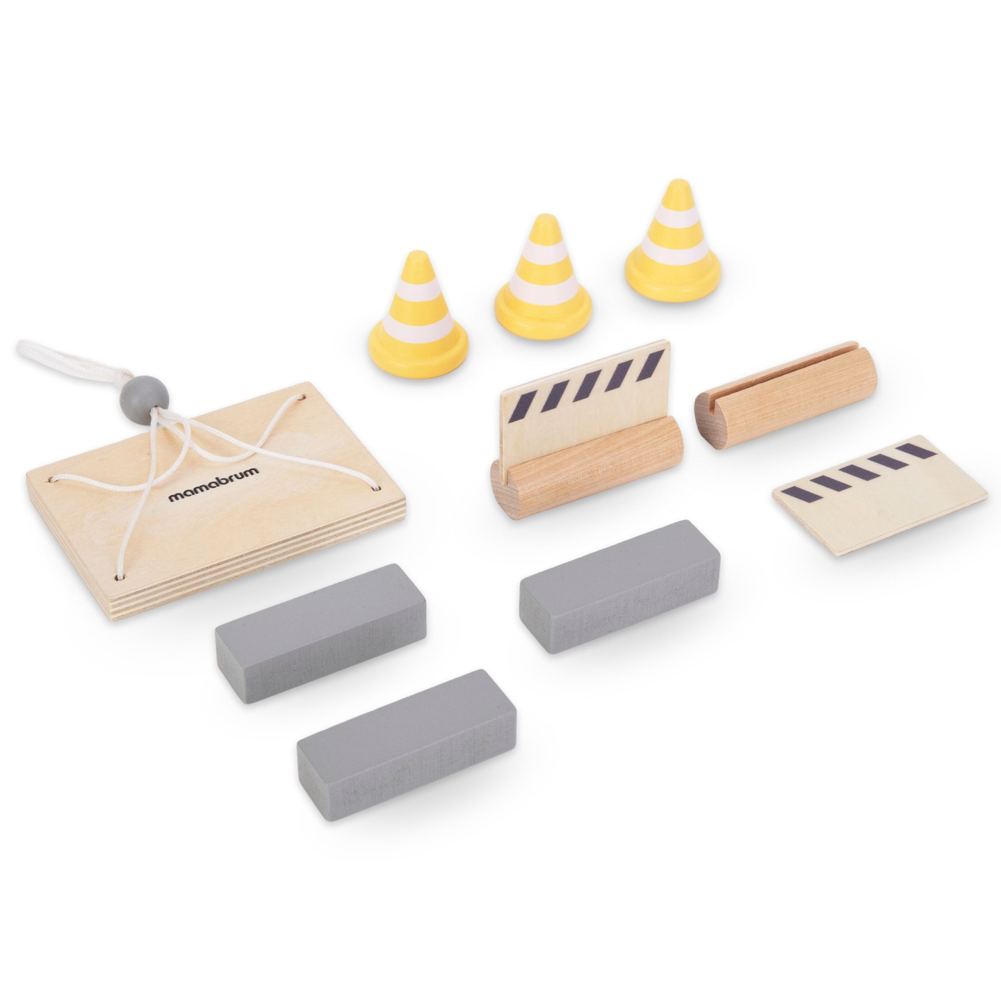 Byggarbetsplats i trä med stora mobilkranar och fordon, tornkran