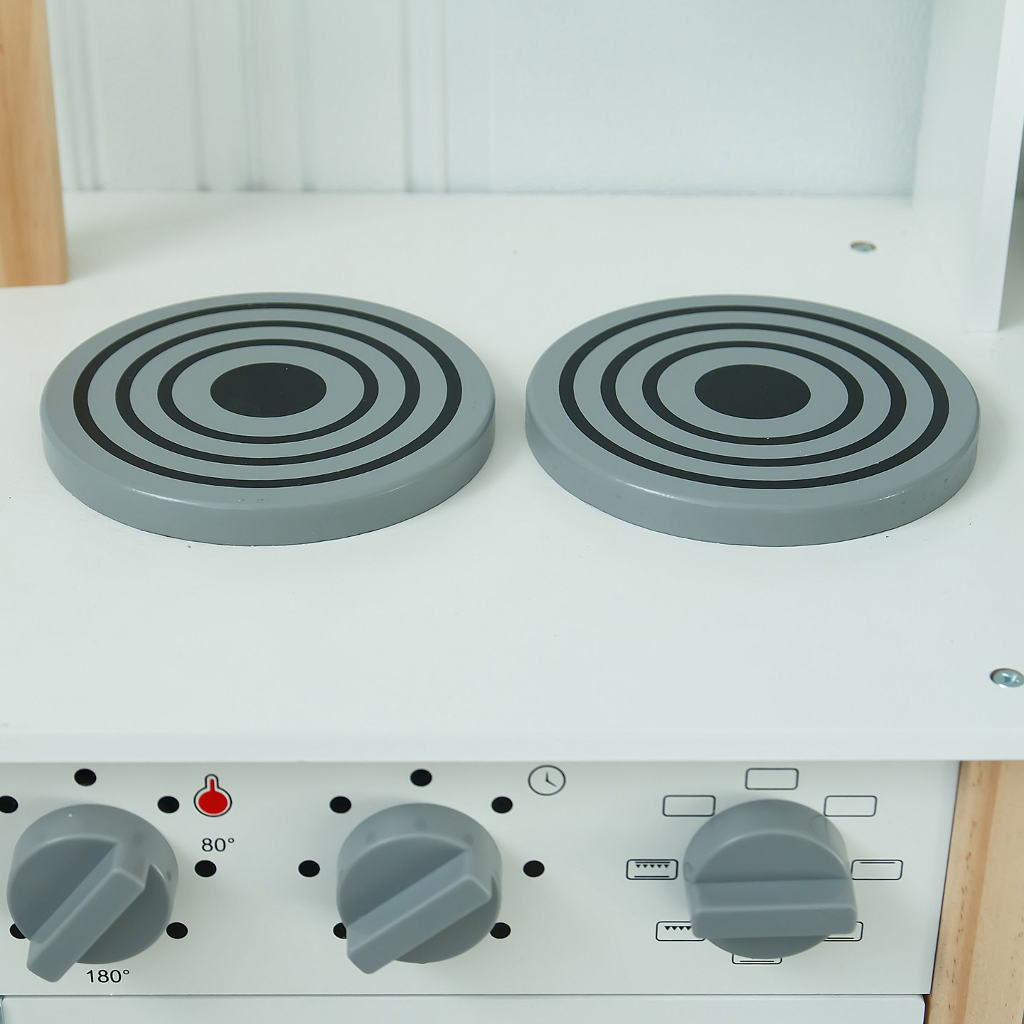 Barnkök i trä med mikrovågsugn