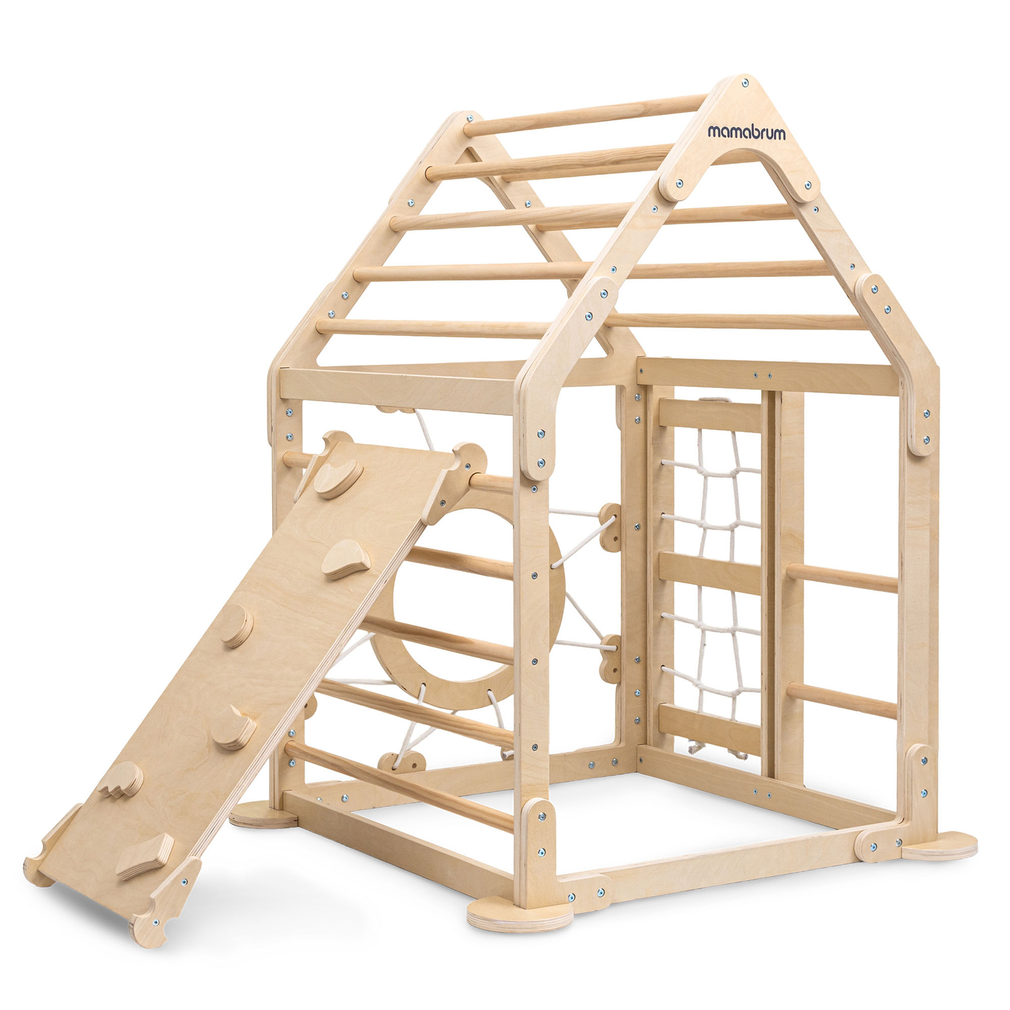 Trälekplats inomhus för barn - ett hus med stegar och en rutschkana