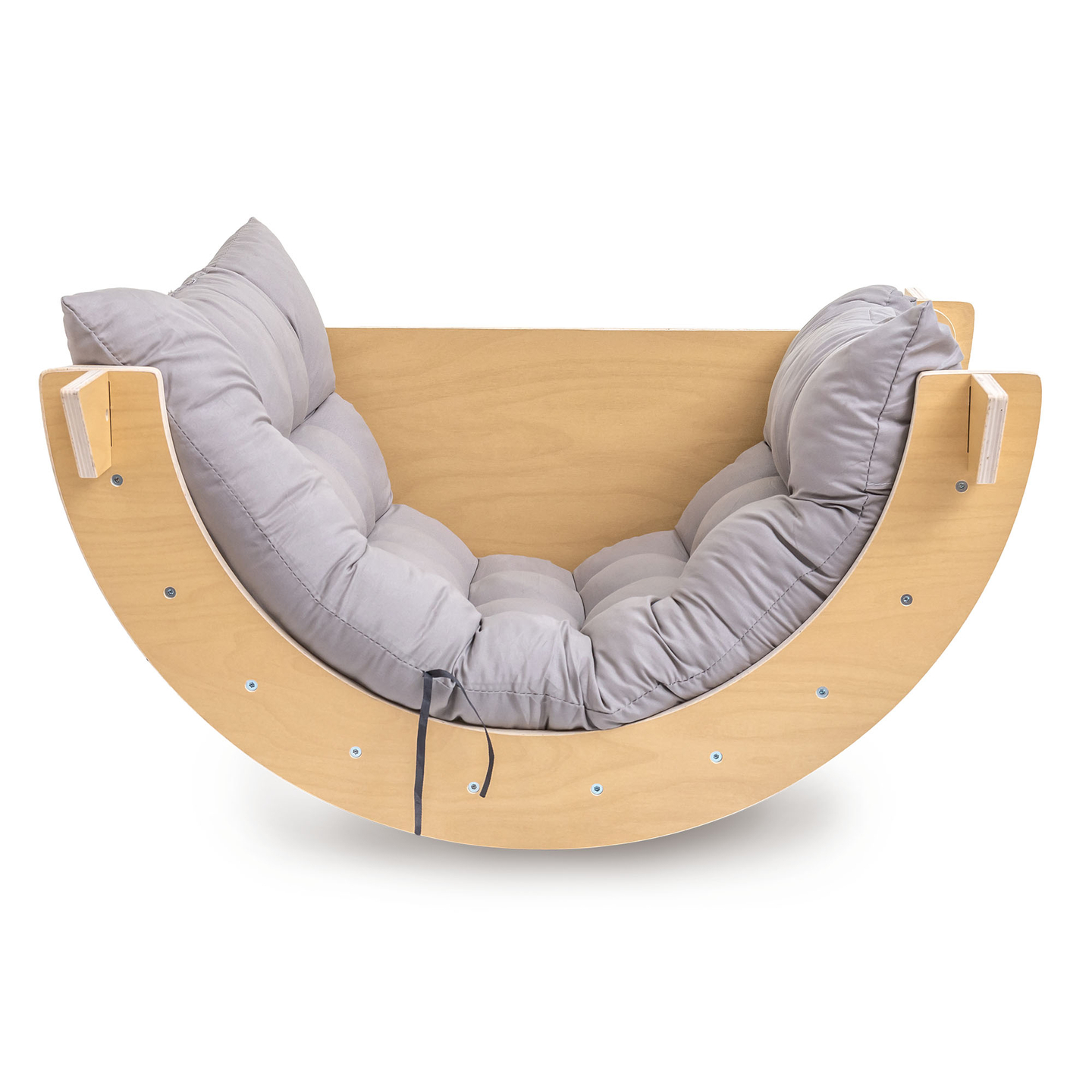 Trälekplats inomhus för barn - klättervägg, rutschkana, klätterbåge/gungstol och Piklers triangel