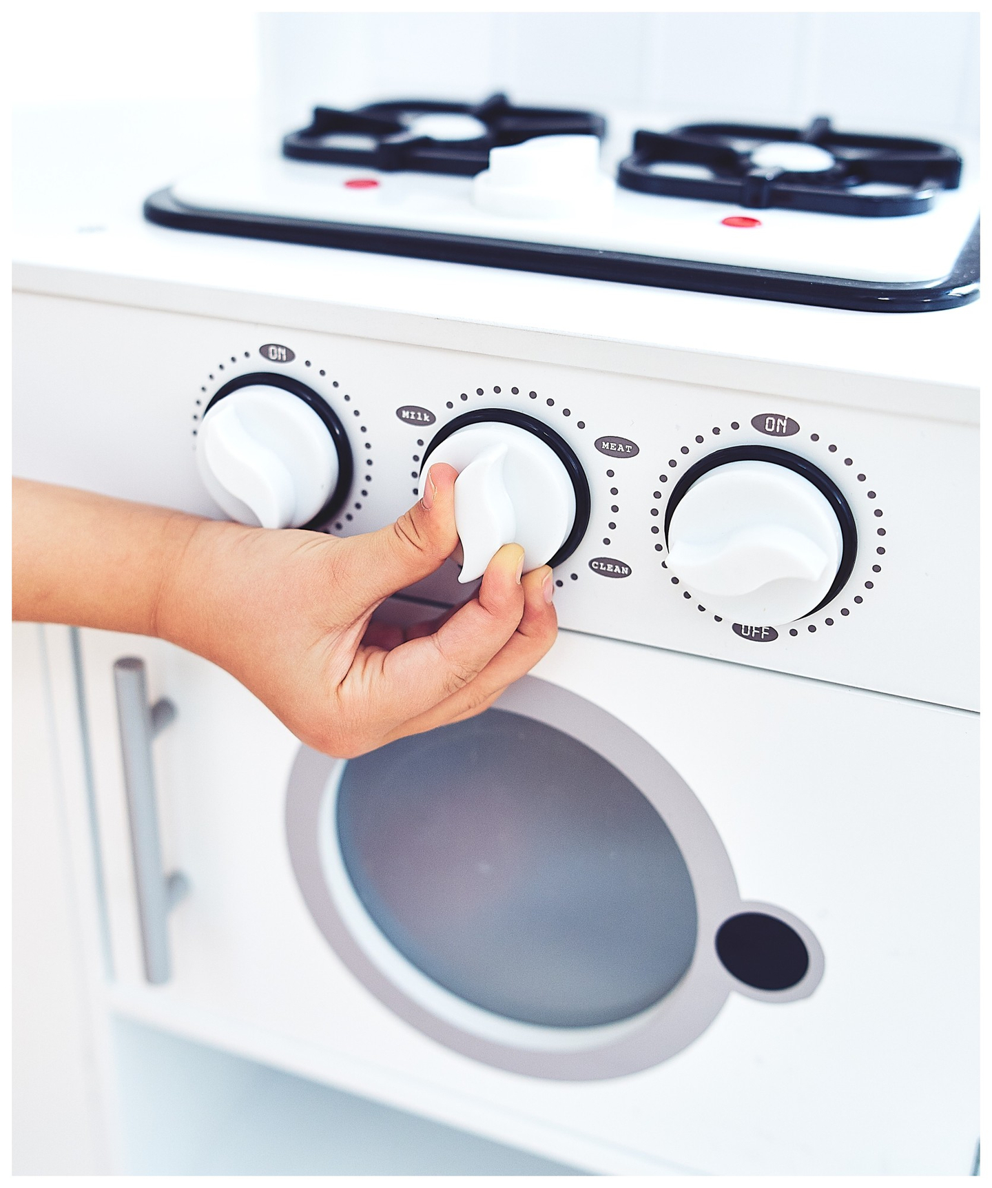 XXXL-kök i trä med kylskåp, ugn, tvättmaskin, förkläde och tillbehör