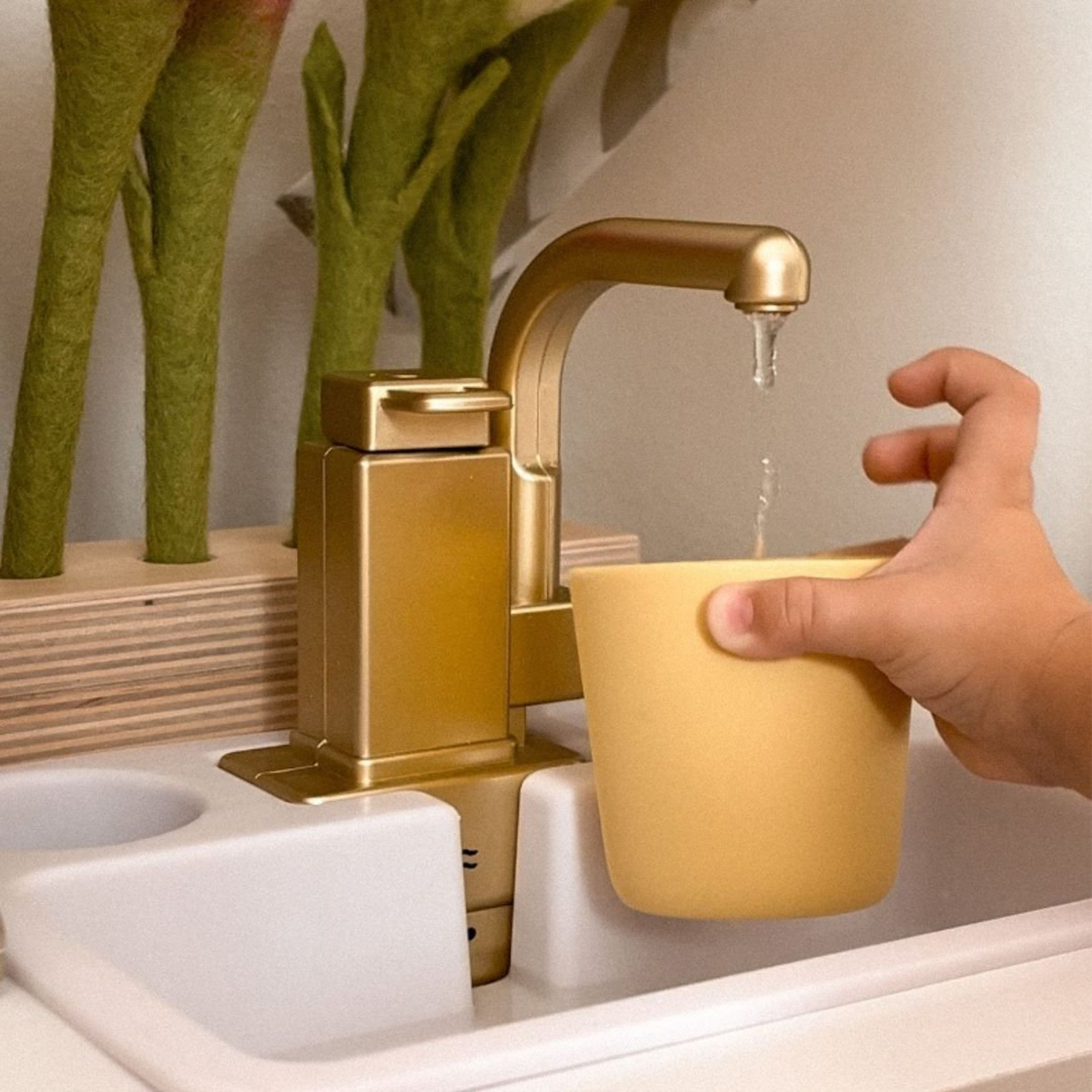 XXXXL stort interaktivt träkök med LED-belysning, tvättmaskin, mikrovågsugn, kaffemaskin samt frukt- och grönsaksuppsättning - 50 element