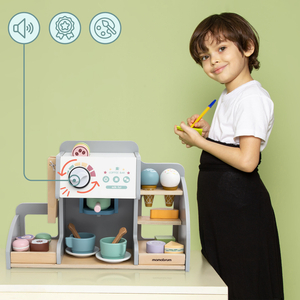 En stor glassbar i trä med magnettavla, kaffemaskin och glass- och dessertset - över 70 delar!