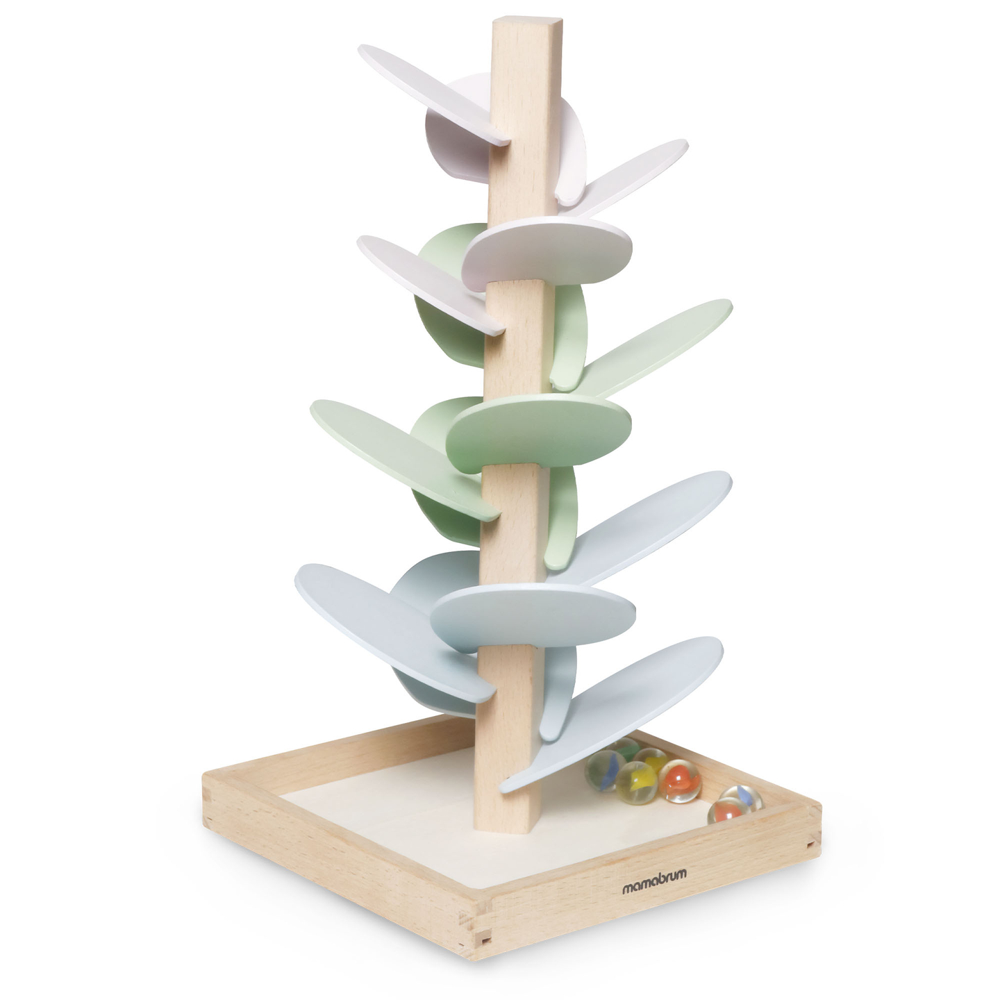 Kulodrom i trä - ljudträd med bollar