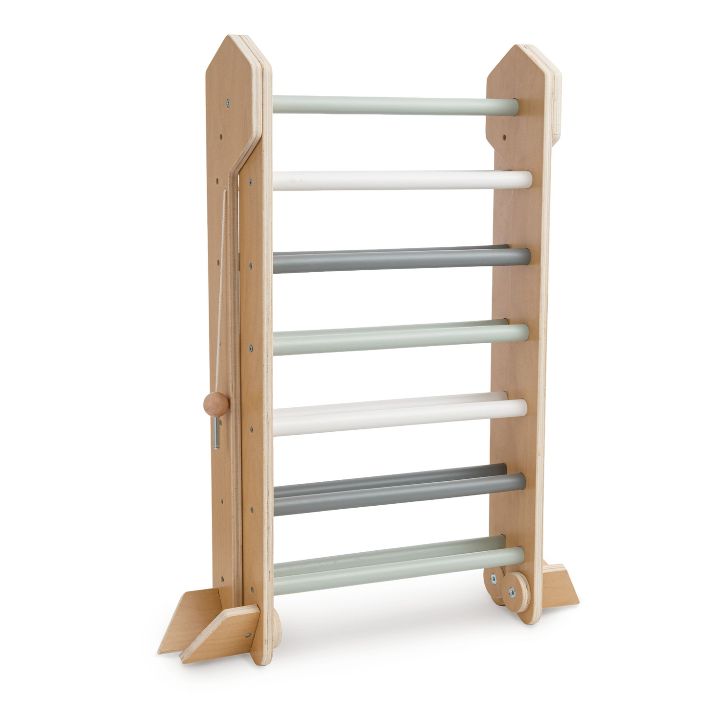 Trälekplats inomhus för barn - klättervägg, rutschkana, klätterbåge/gungstol och Piklers triangel