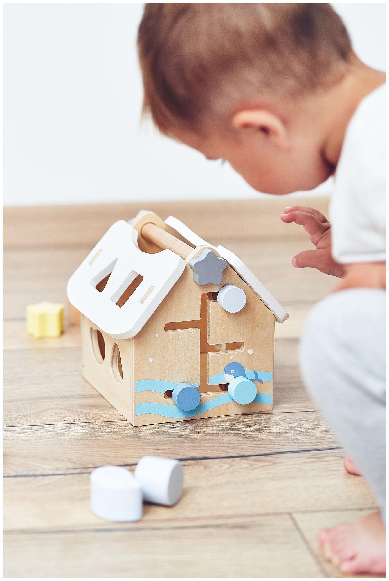 Sorter - pedagogiskt trähus med klossar