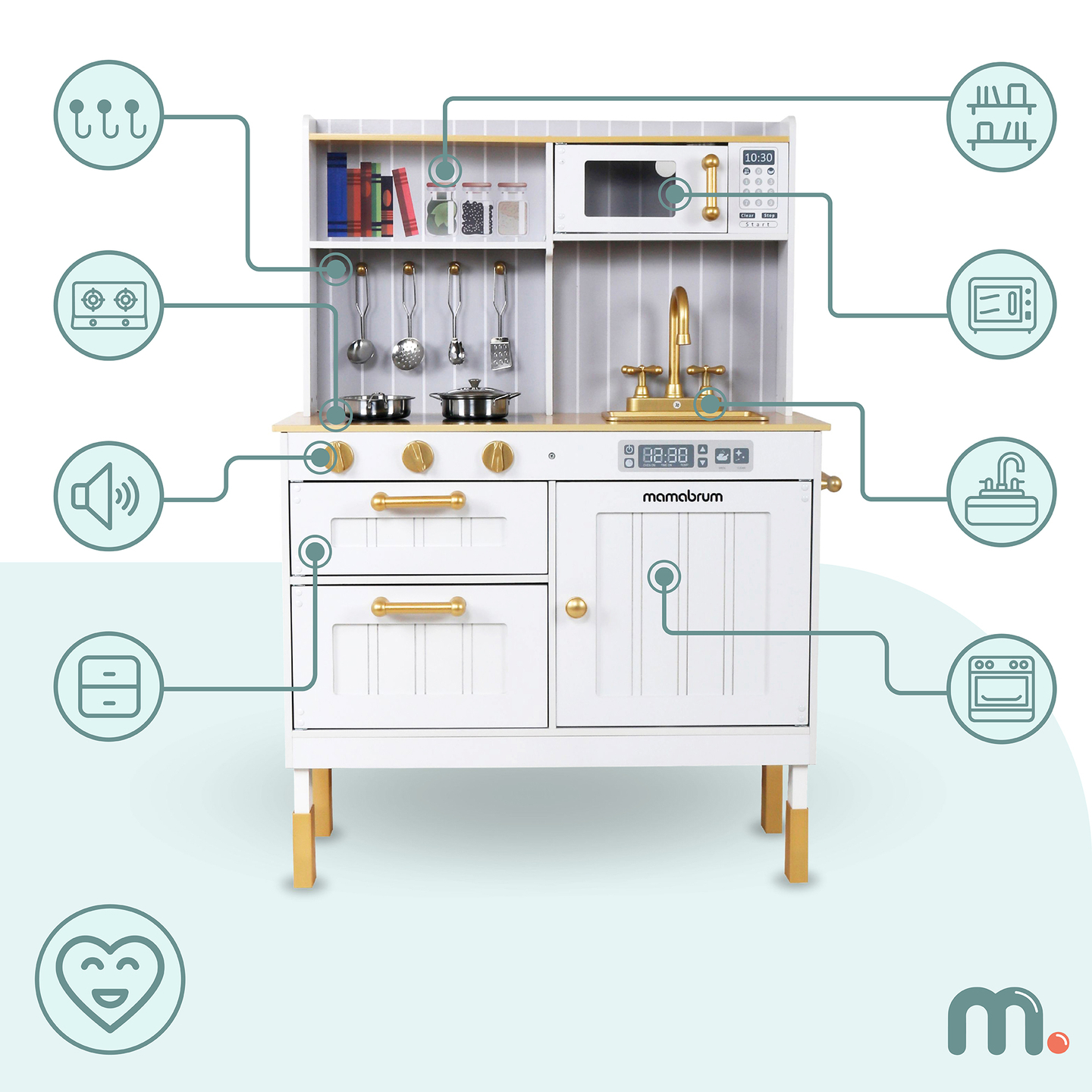 Vitt kök i trä med tillbehör och förkläde