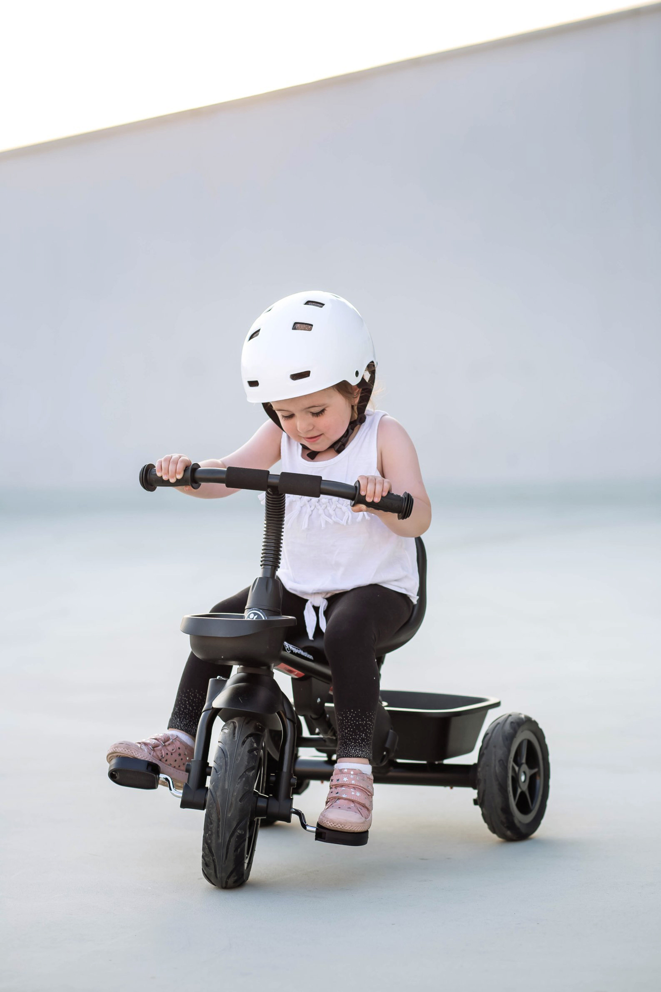 HyperMotion TOBI VECTOR trehjuling - evigt uppblåsbara hjul + skjutstång. Färg: svart.