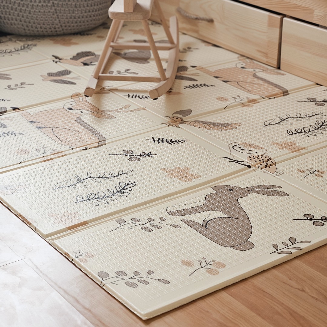 Dubbelsidig vikbar skummatta 180 x 120 x 1 cm - Magic Forest/Autumn Streets - boho