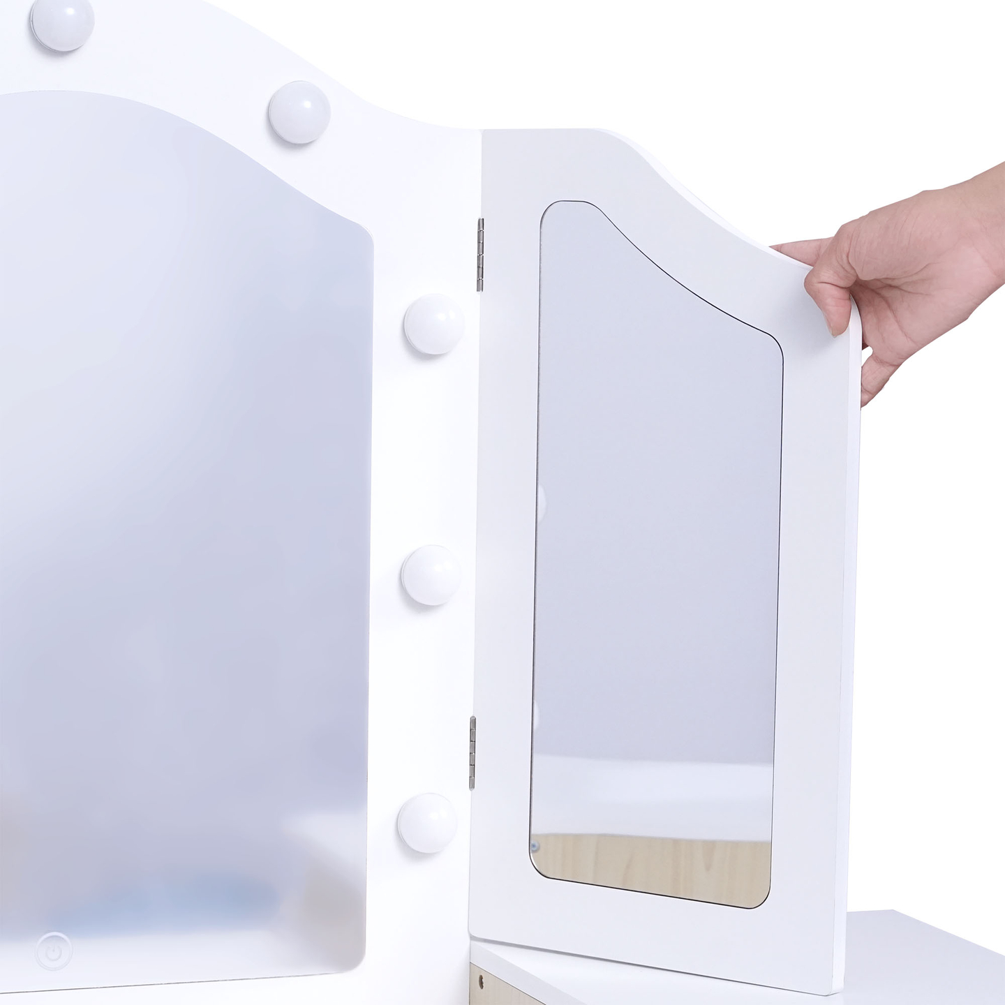 Barnskötbord i trä med stol, tillbehör och LED-belysning