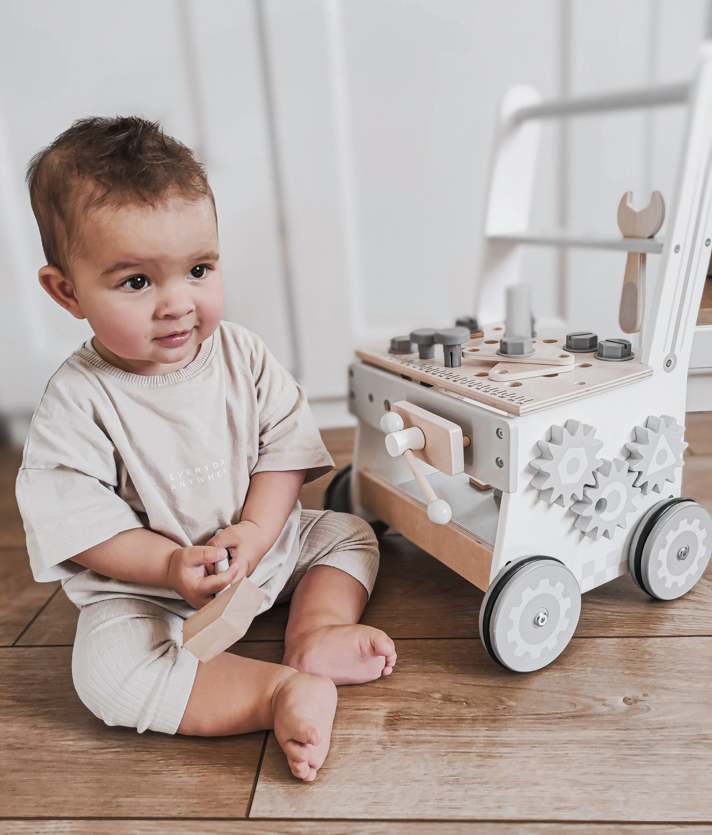 3-i-1 gåstol i trä, knuff + verkstad - 47 element