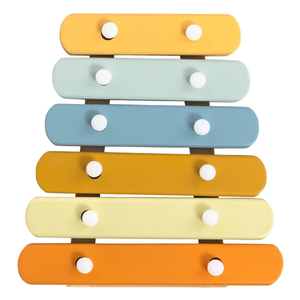 Set med barninstrument med elefantmotiv