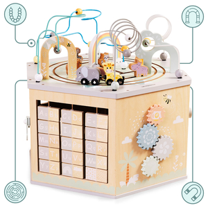 Stor träleksak med pedagogisk kub - en Montessorileksak med magnetiskt tåg och motoröglor