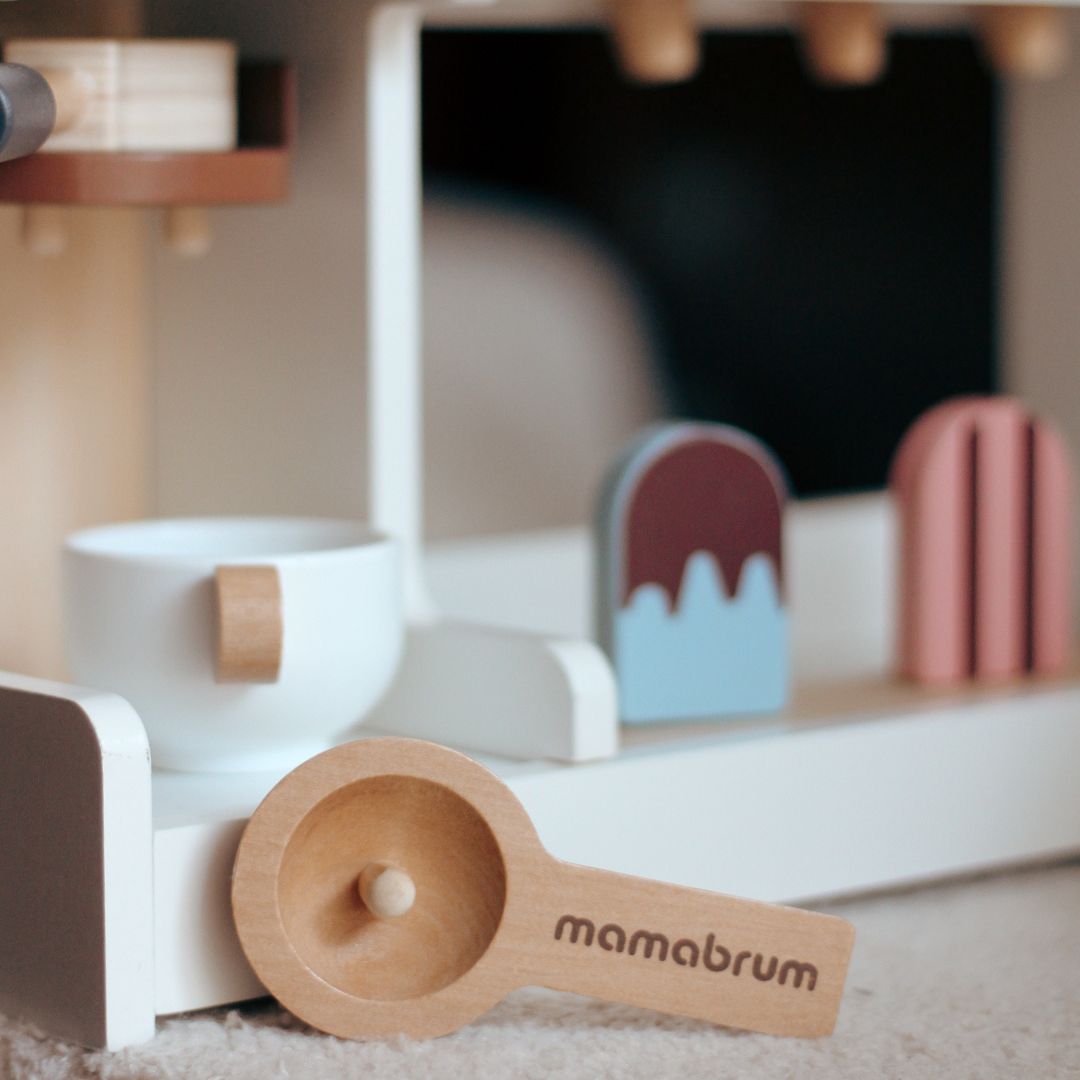 Glassbar i trä med kaffemaskin - kaffebar med tillbehör