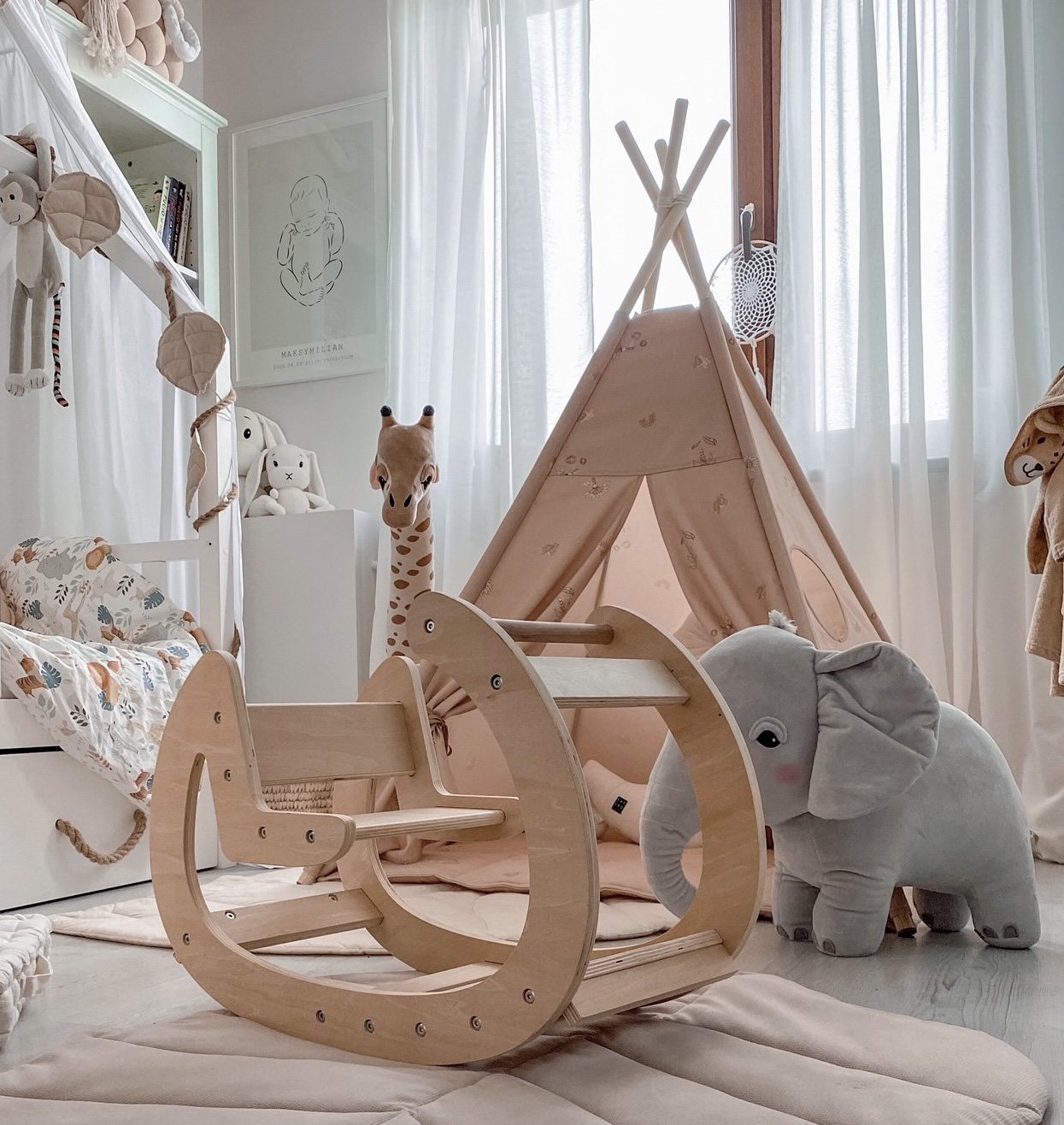 Montessori gungställning i trä - naturträ - från 12 månader.