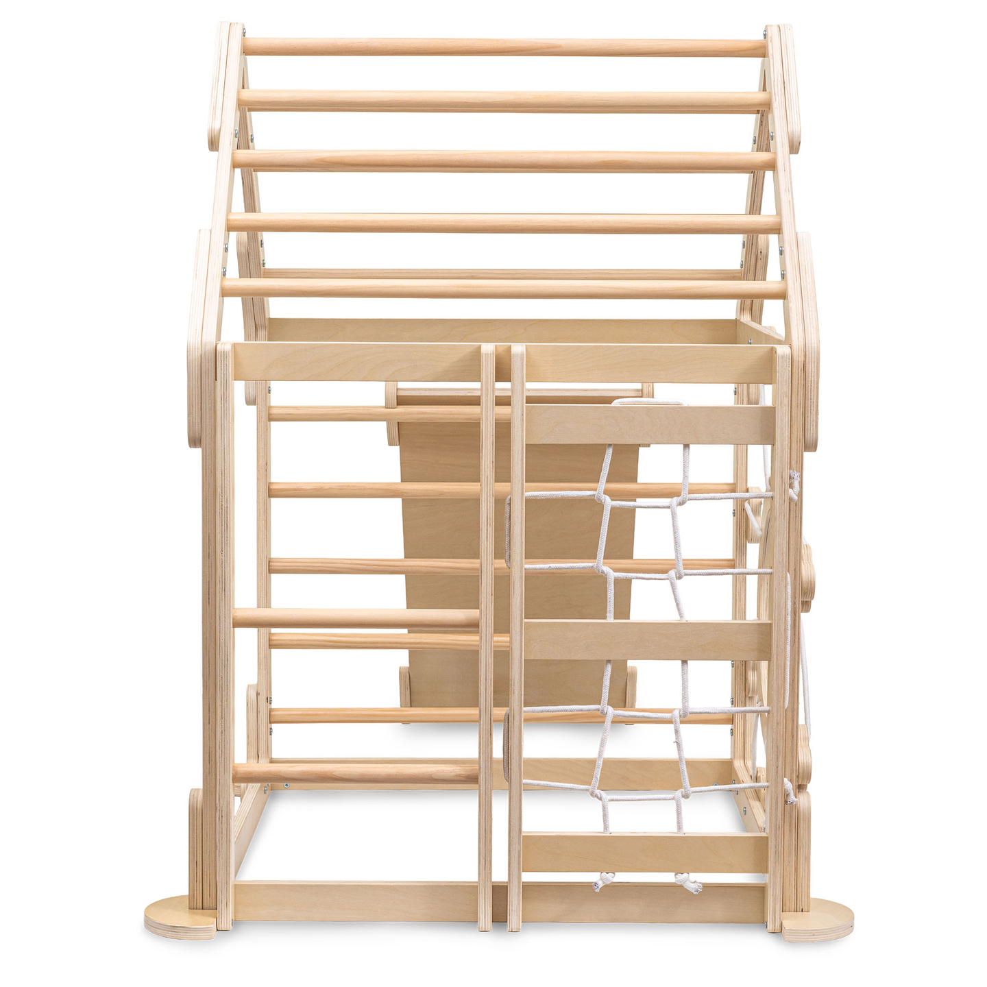 Trälekplats inomhus för barn - ett hus med stegar och en rutschkana