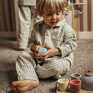 Teservis i trä med bricka - 7 artiklar