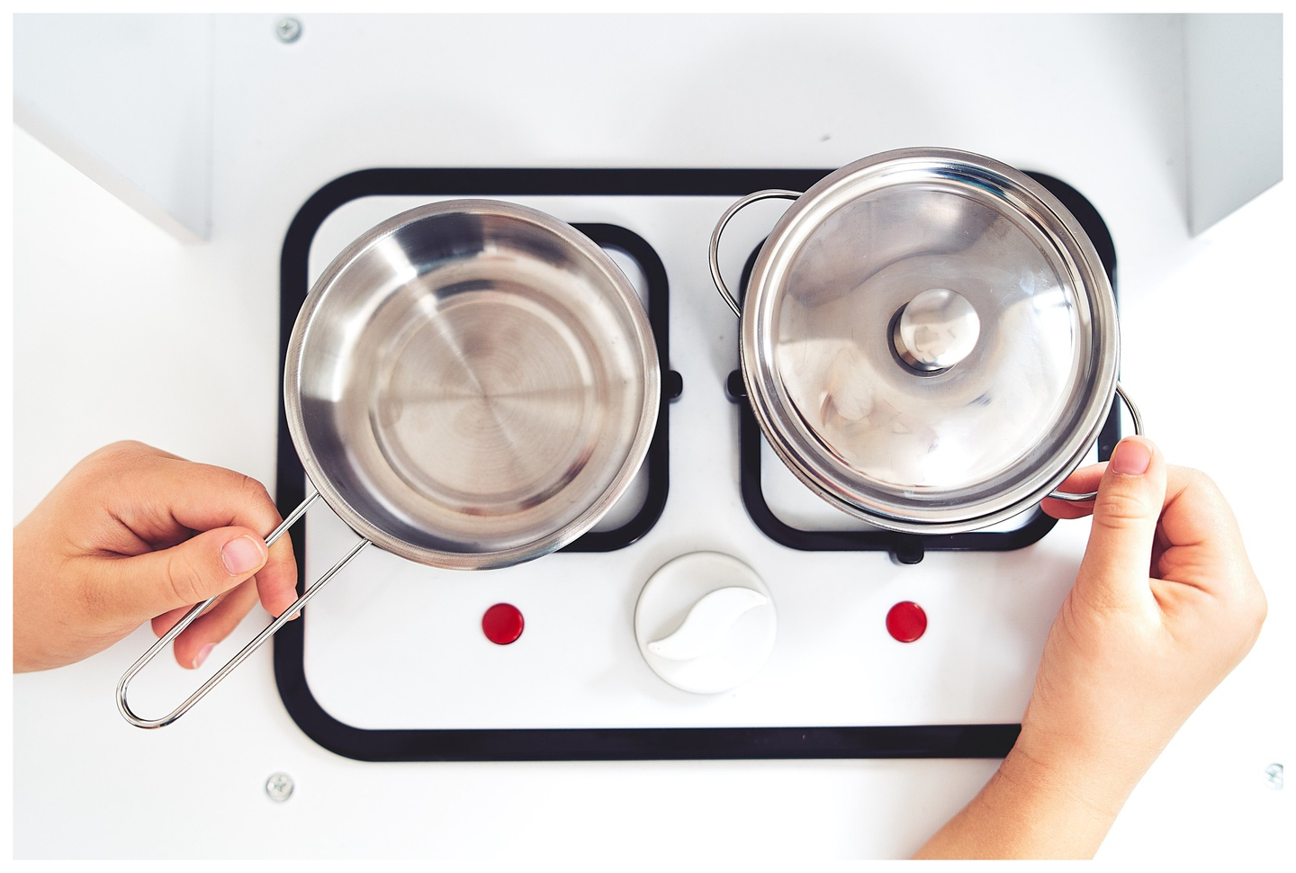 XXXL-kök i trä med kylskåp, ugn, tvättmaskin, förkläde och tillbehör