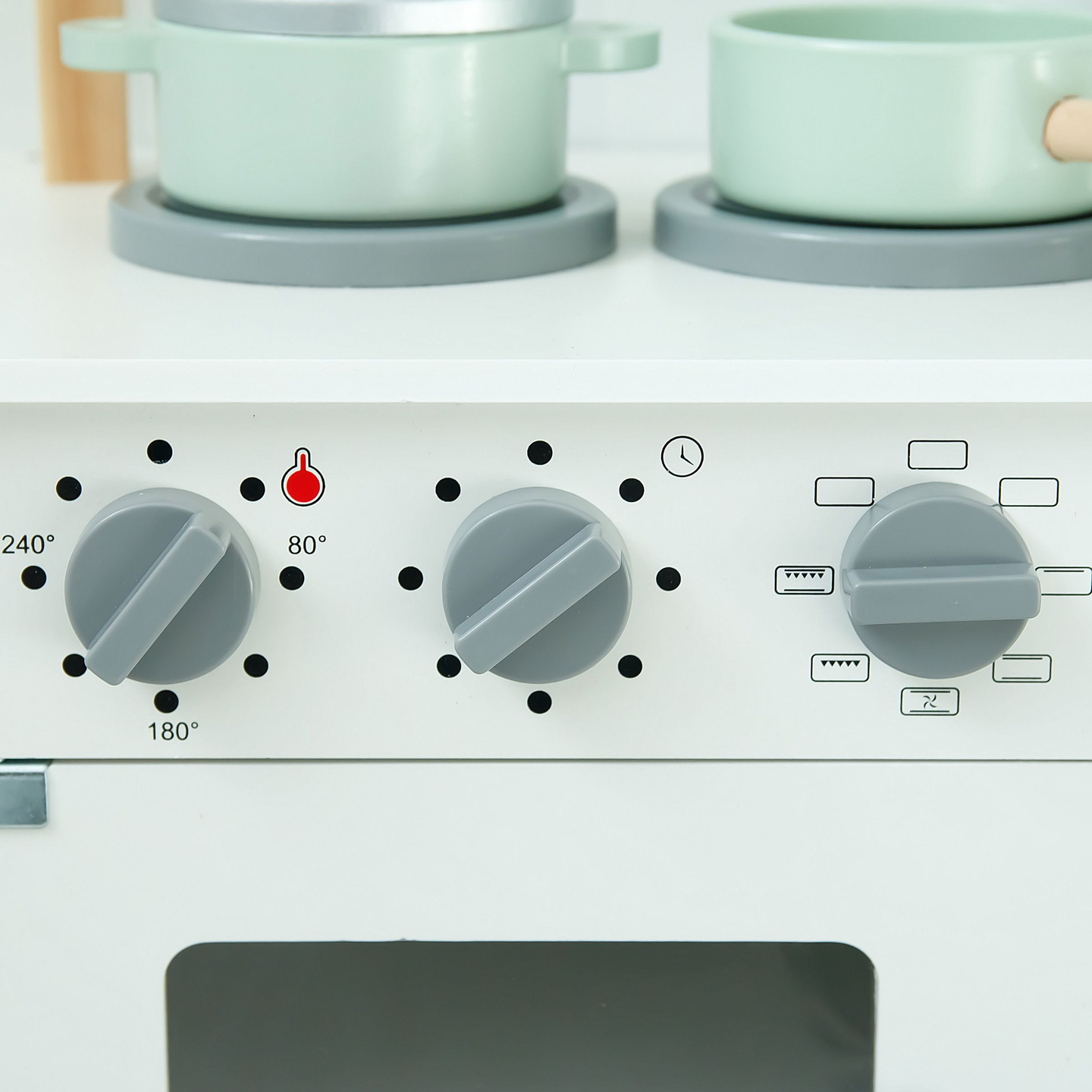 Barnkök i trä med mikrovågsugn