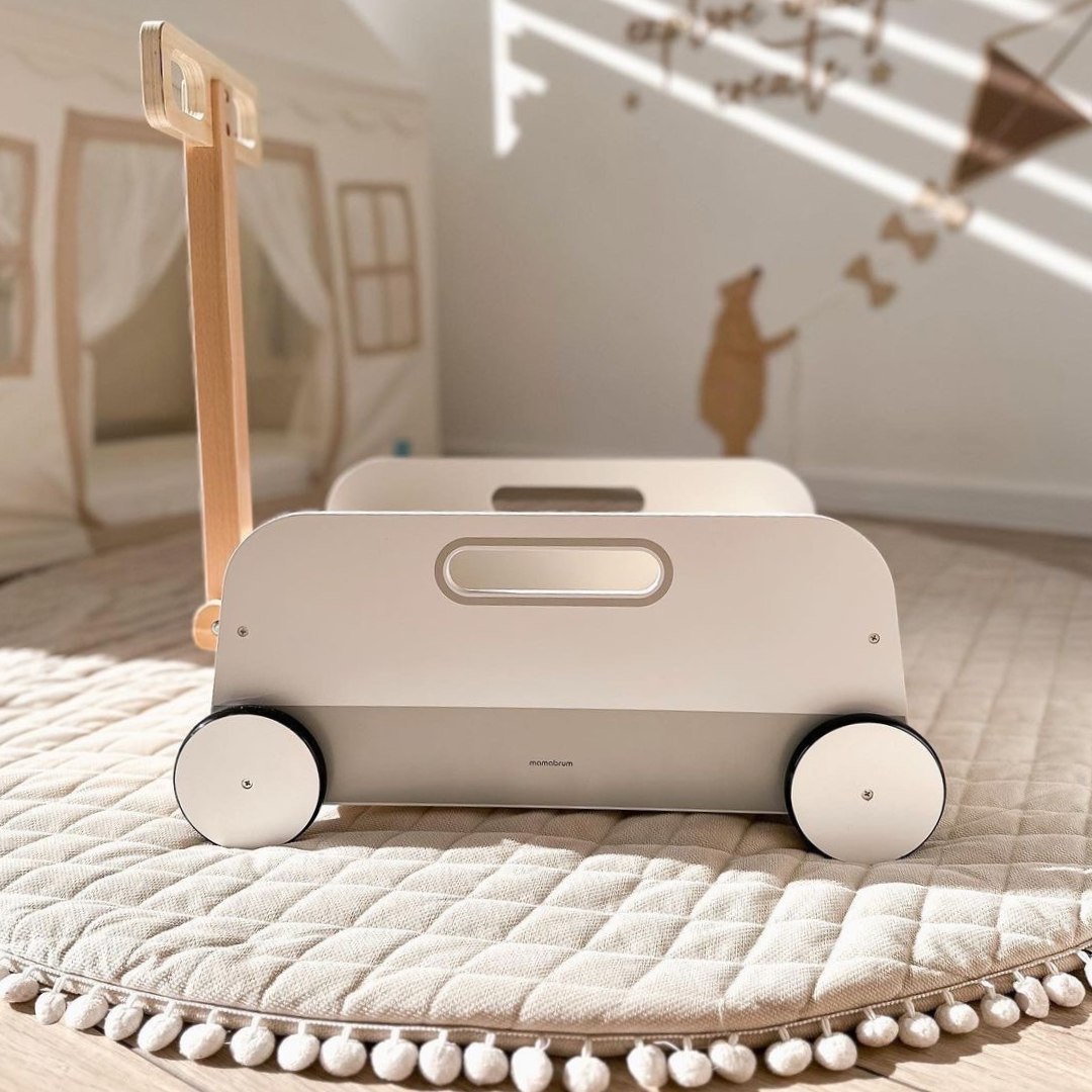 Leksaksvagn i trä - dra släpvagn