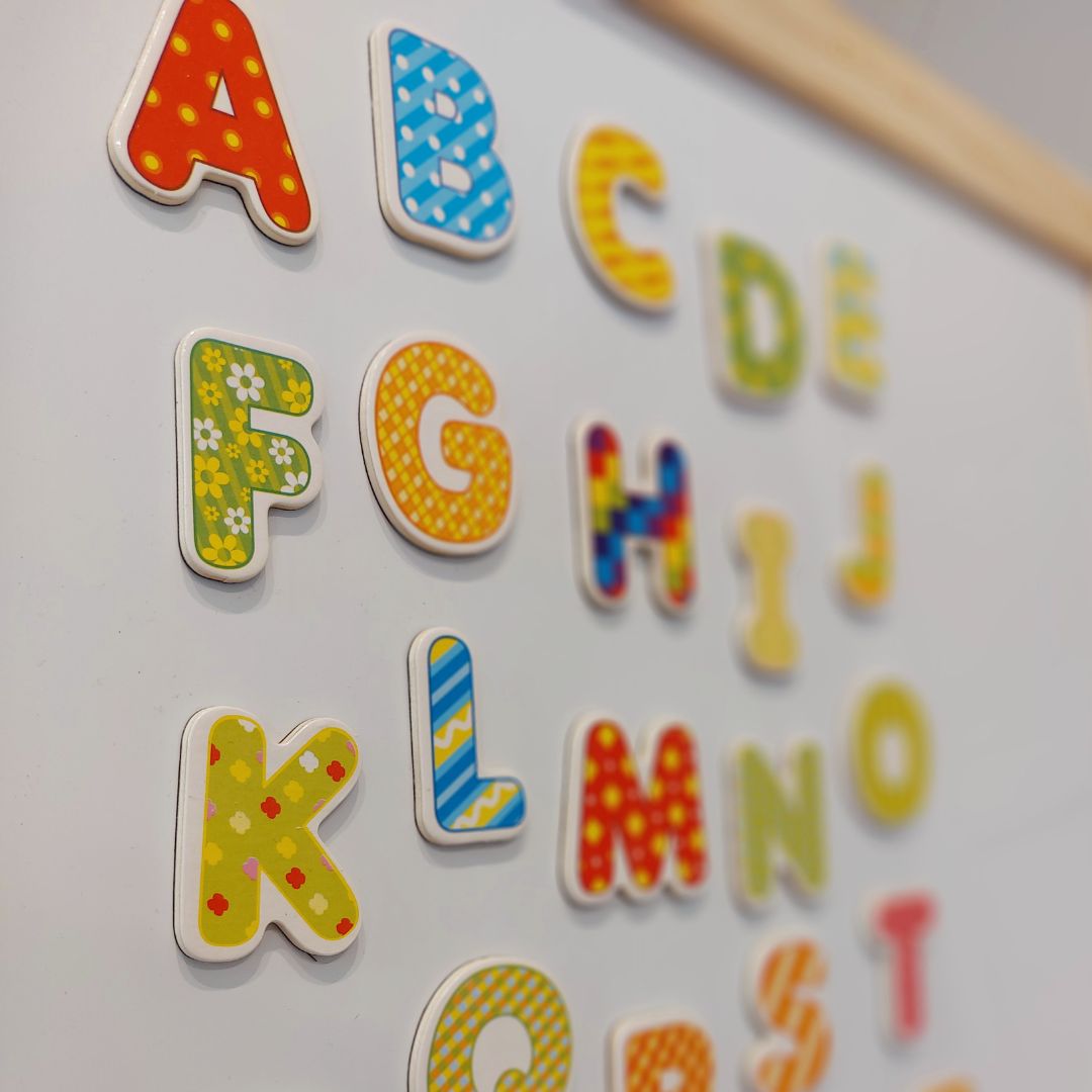 Stor pedagogisk dubbelsidig tavla: magnetisk och krittavla - torr raderingstavla, trä