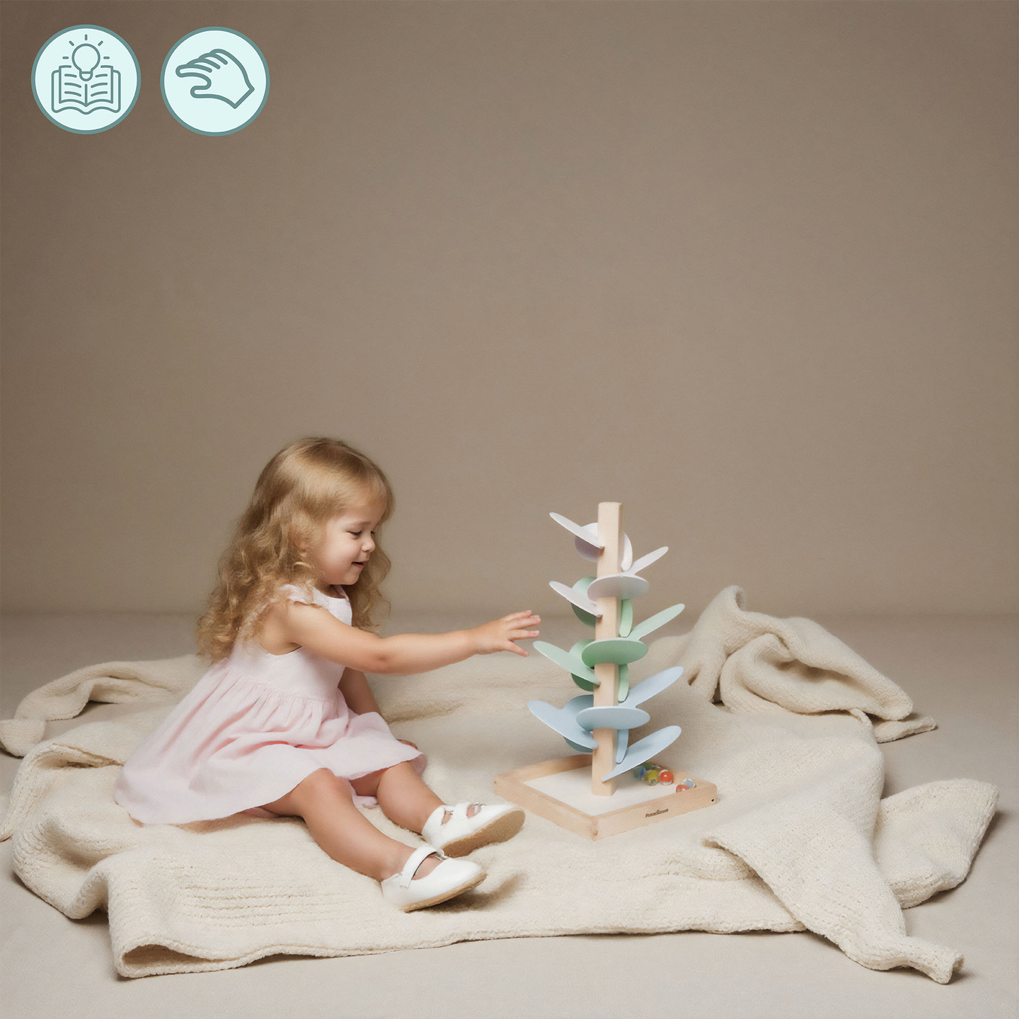 Kulodrom i trä - ljudträd med bollar