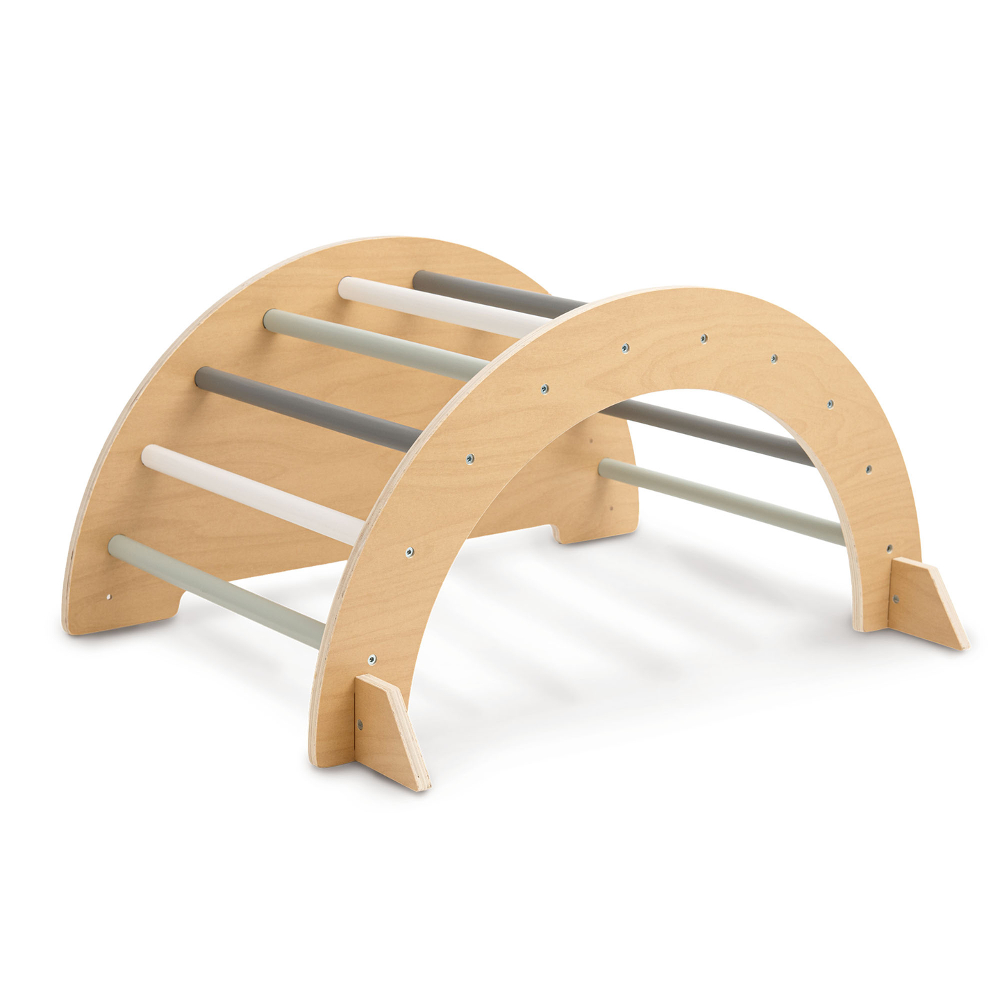 Trälekplats inomhus för barn - klättervägg, rutschkana, klätterbåge/gungstol och Piklers triangel