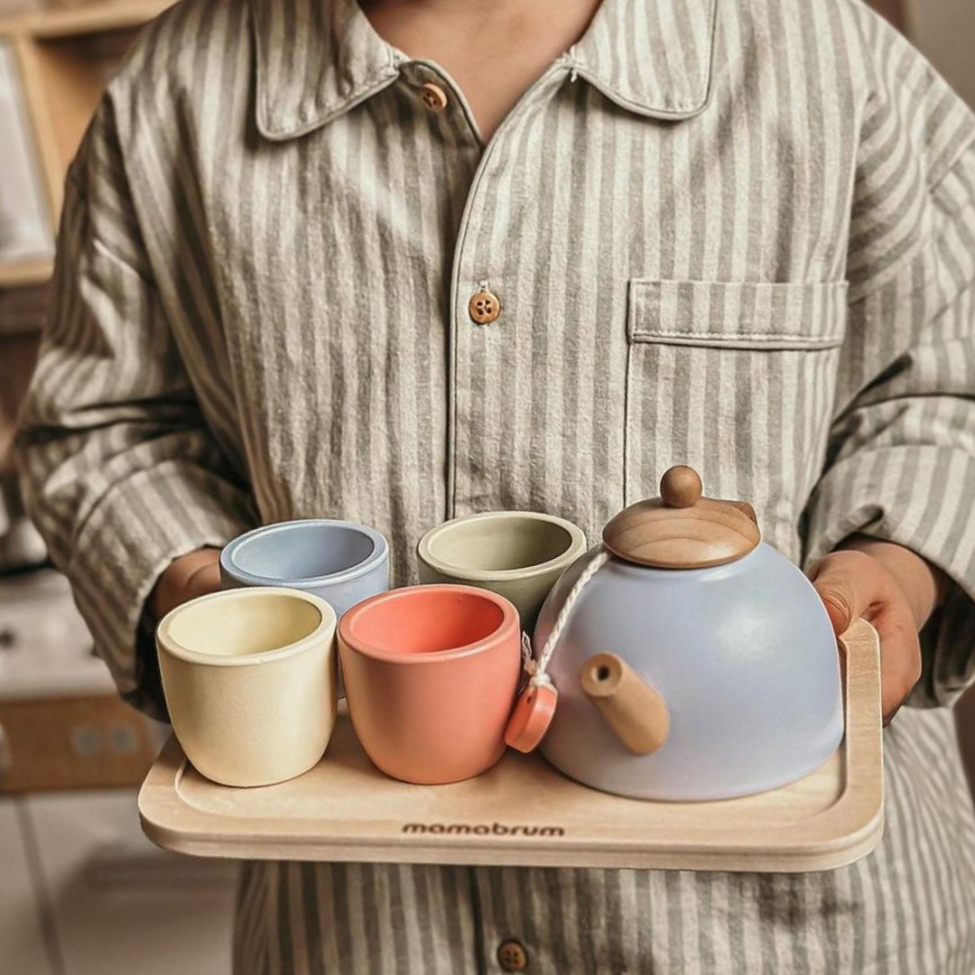 Teservis i trä med bricka - 7 artiklar