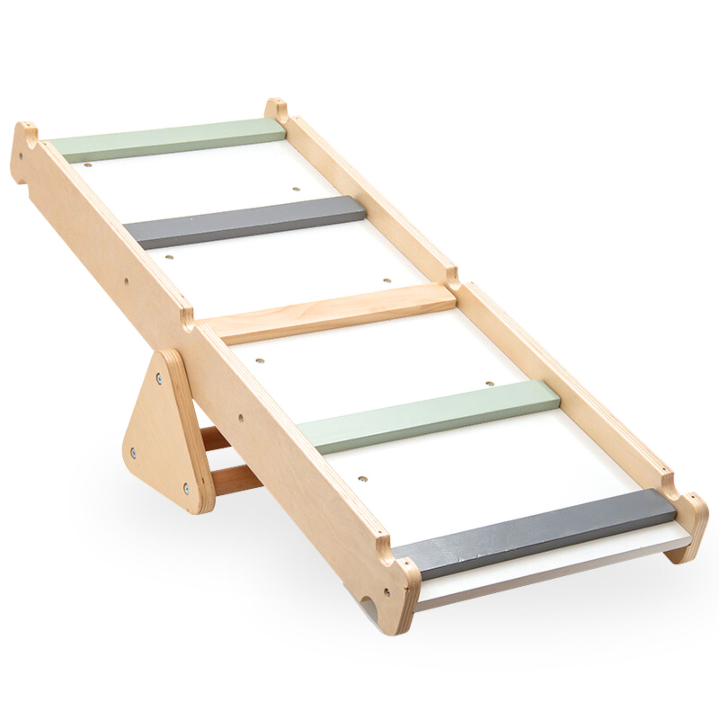 Hemmagjord lekplats i trä - stege + klättervägg + balansbom - Piklers triangel